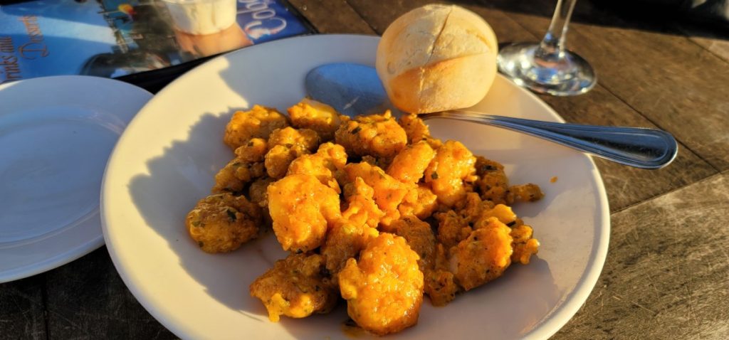 Camarones Firecracker en Cobalts, uno de los mejores restaurantes de Orange Beach.